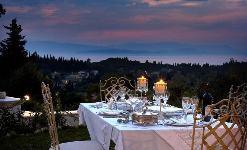 Castello Di Vista Hotel Ипсос Екстериор снимка